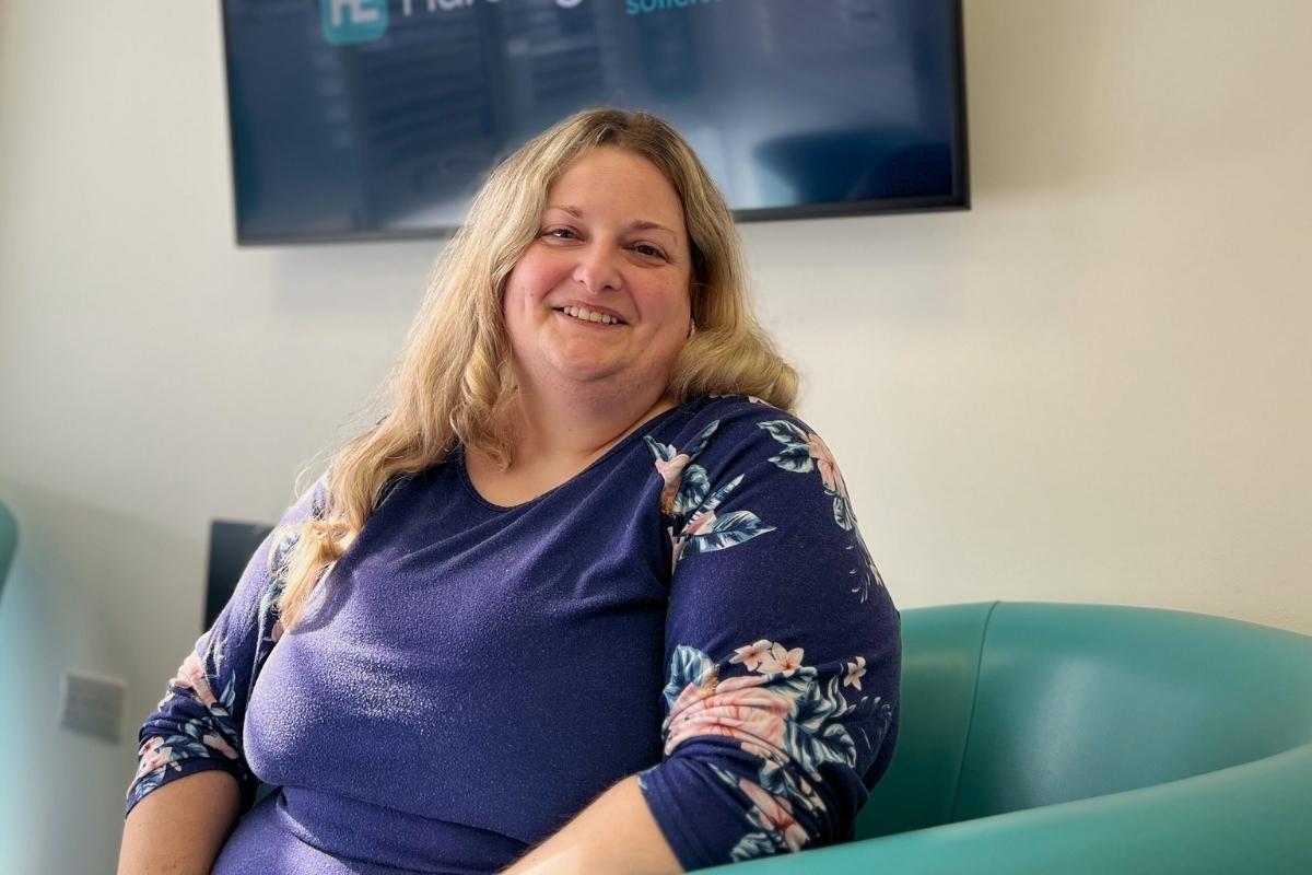 Kayleigh – yr aelod newydd o’r tîm Cyfleustodau Preswyl yng Nghaerdydd.